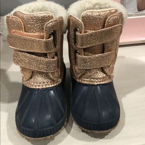 Gap snow and rain boots size 7-8 toddler
